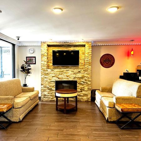 Baymont Inn And Suites By Wyndham Columbus / Near Osu Bagian luar foto