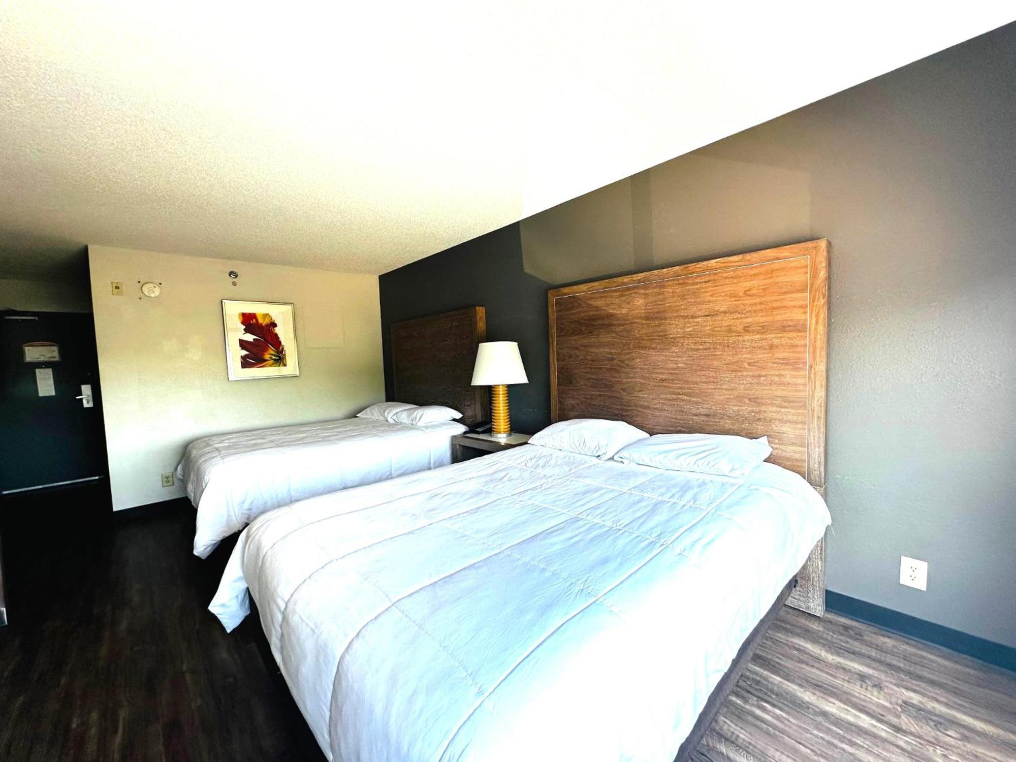 Baymont Inn And Suites By Wyndham Columbus / Near Osu Bagian luar foto