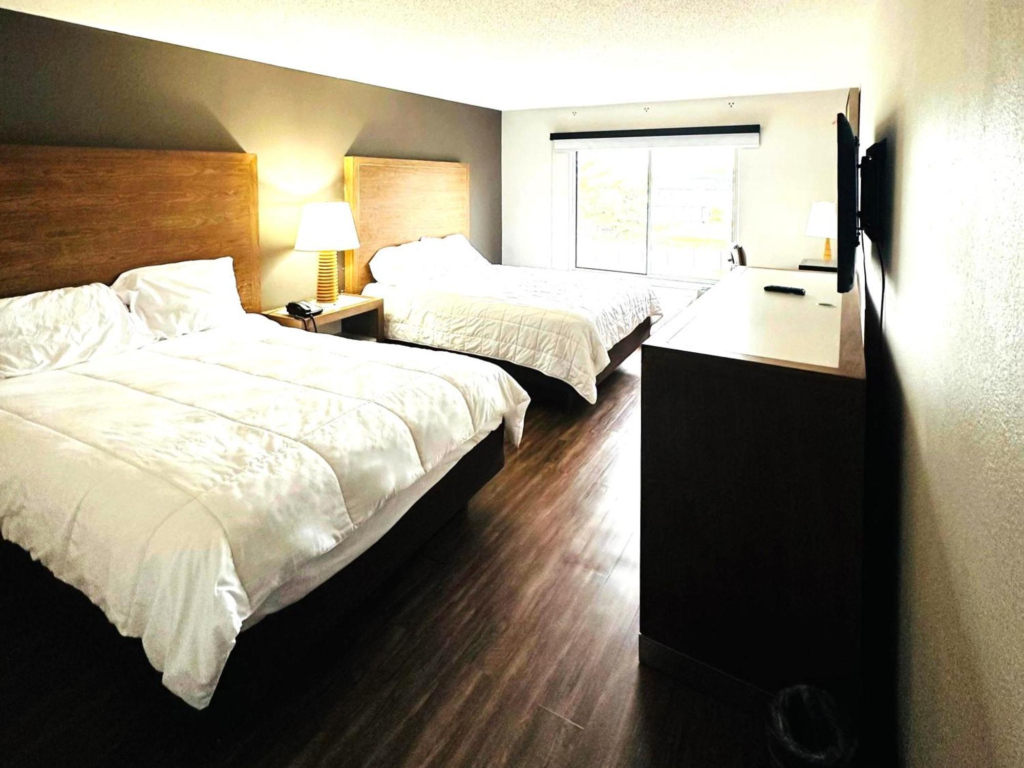 Baymont Inn And Suites By Wyndham Columbus / Near Osu Bagian luar foto