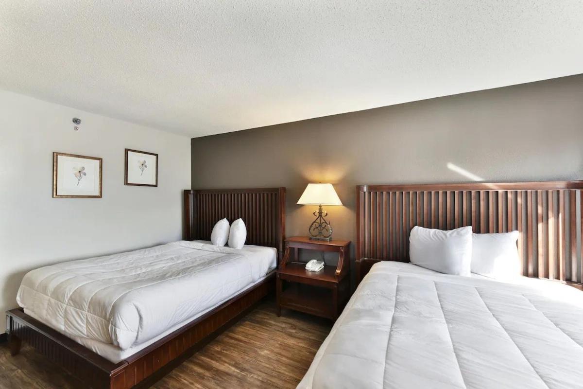 Baymont Inn And Suites By Wyndham Columbus / Near Osu Bagian luar foto
