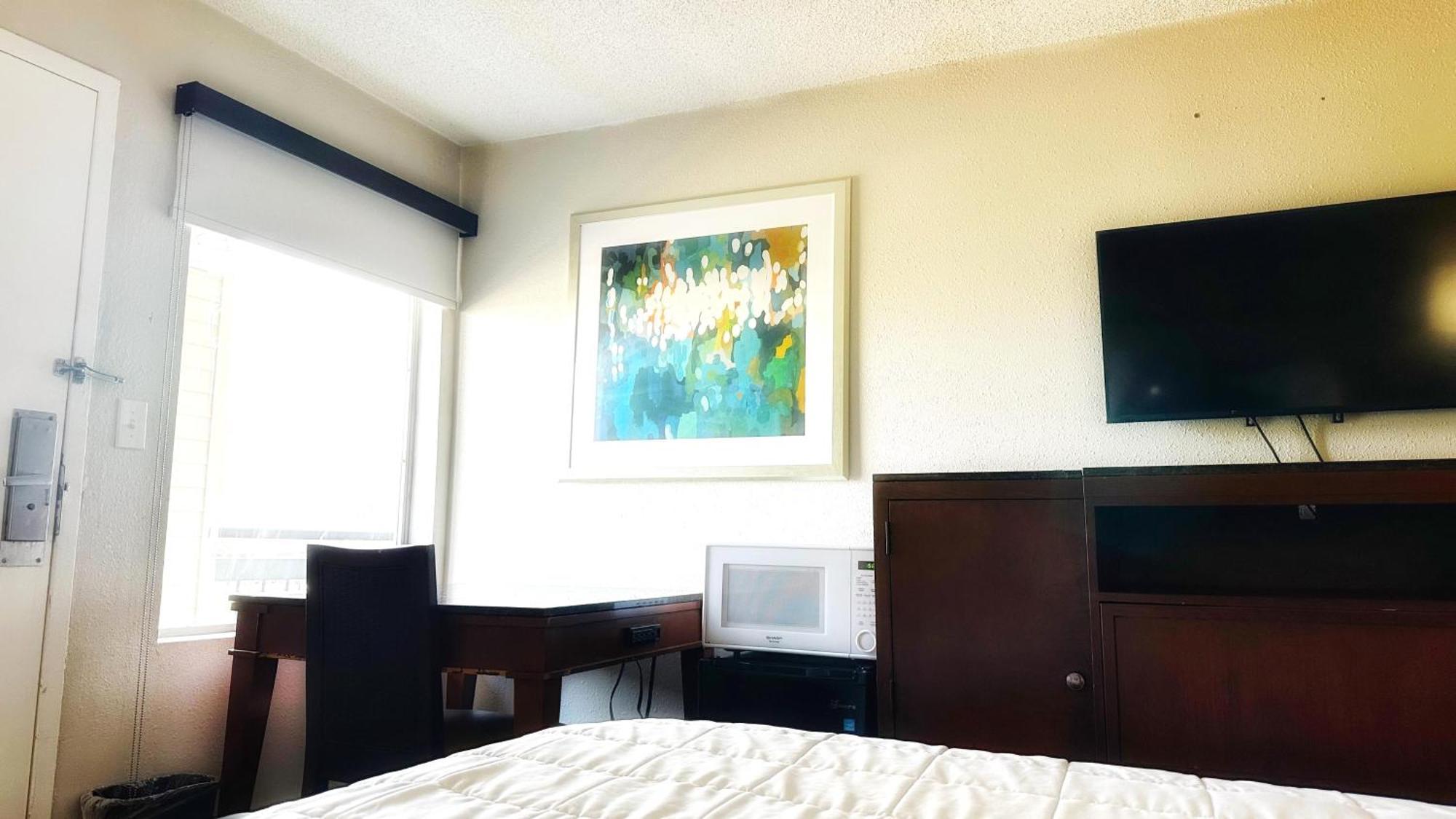 Baymont Inn And Suites By Wyndham Columbus / Near Osu Bagian luar foto