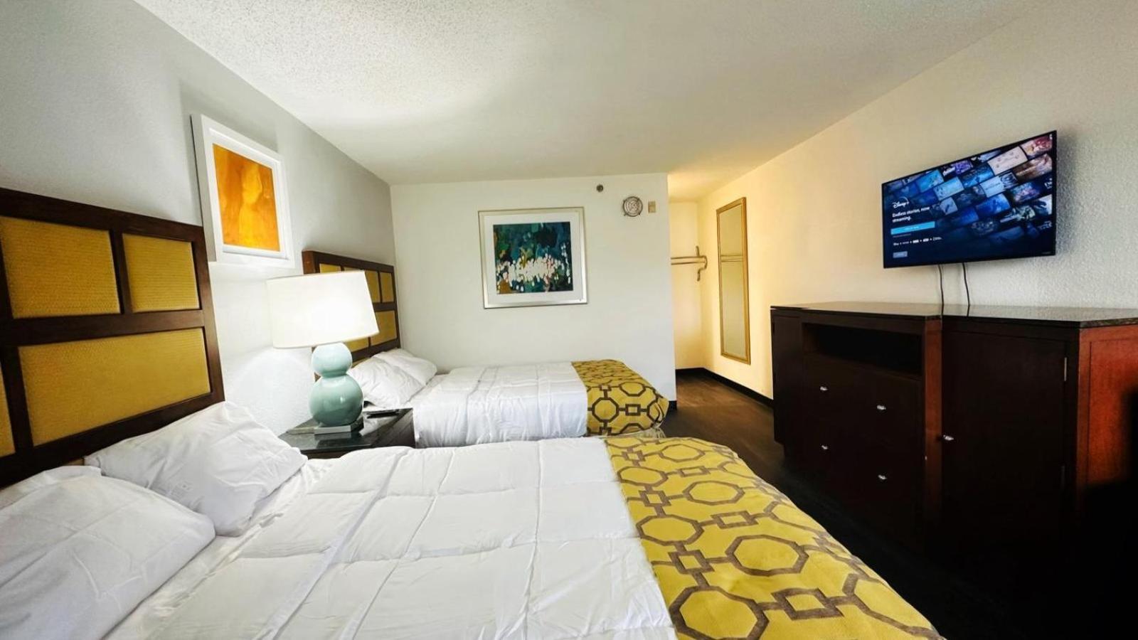 Baymont Inn And Suites By Wyndham Columbus / Near Osu Bagian luar foto