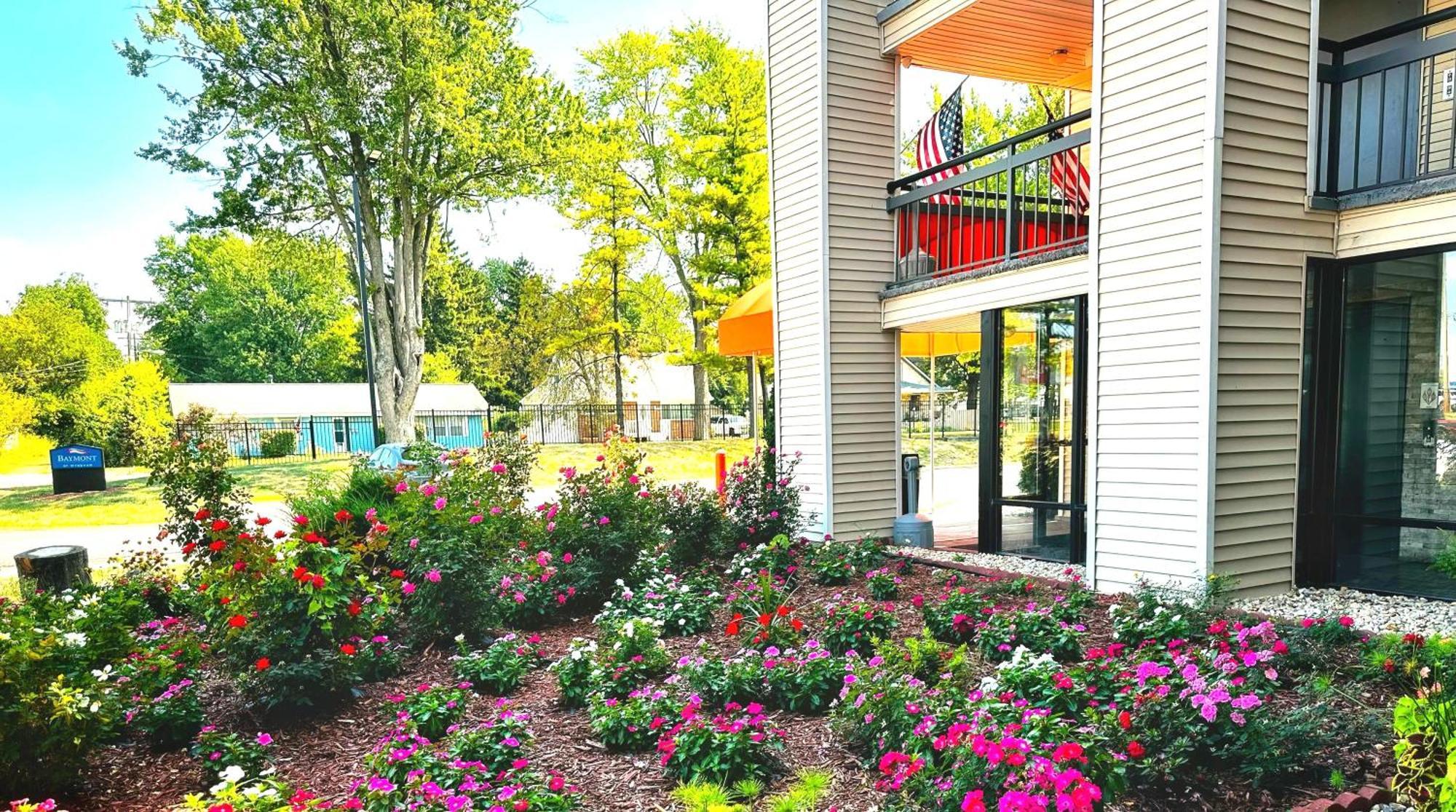 Baymont Inn And Suites By Wyndham Columbus / Near Osu Bagian luar foto