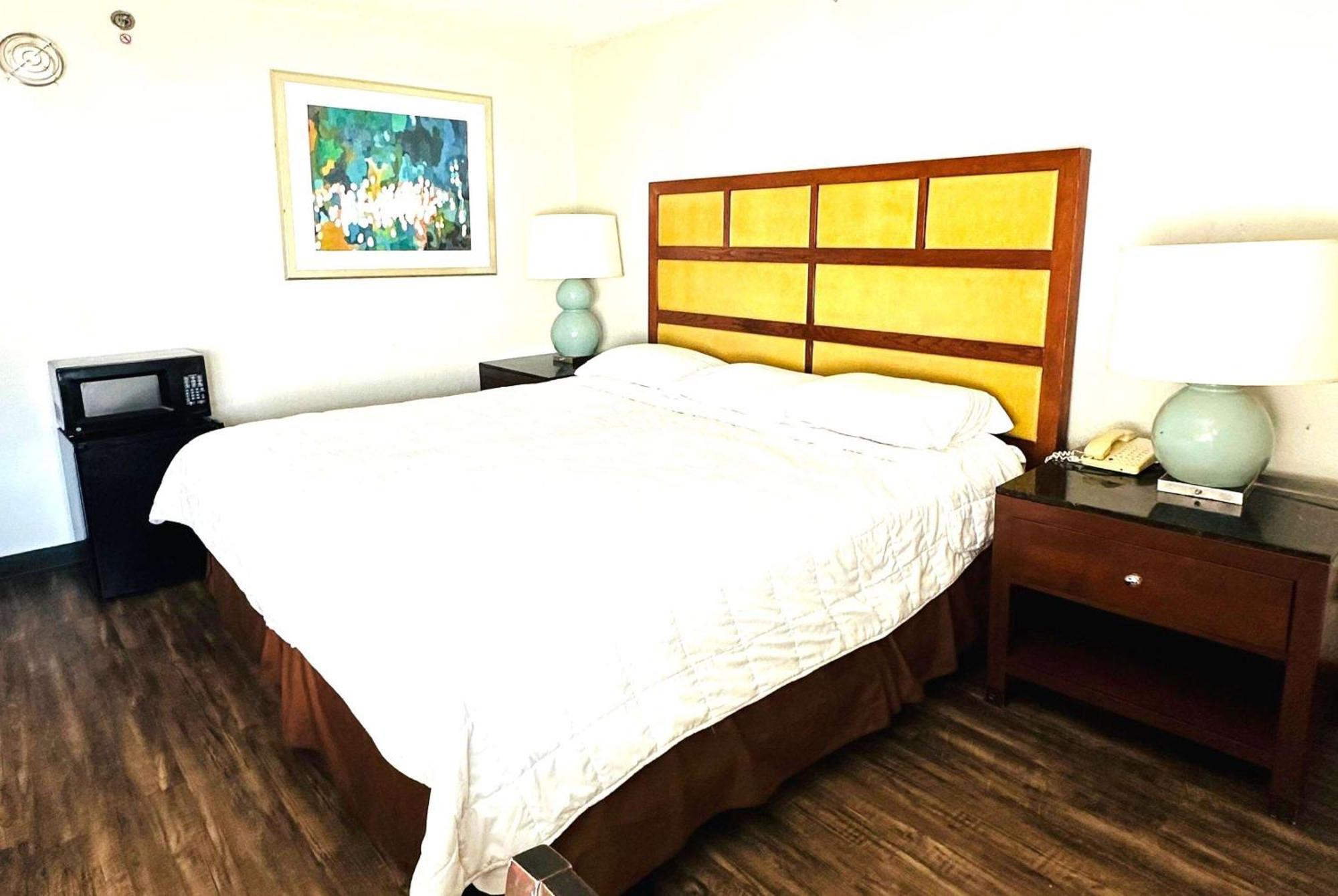 Baymont Inn And Suites By Wyndham Columbus / Near Osu Bagian luar foto