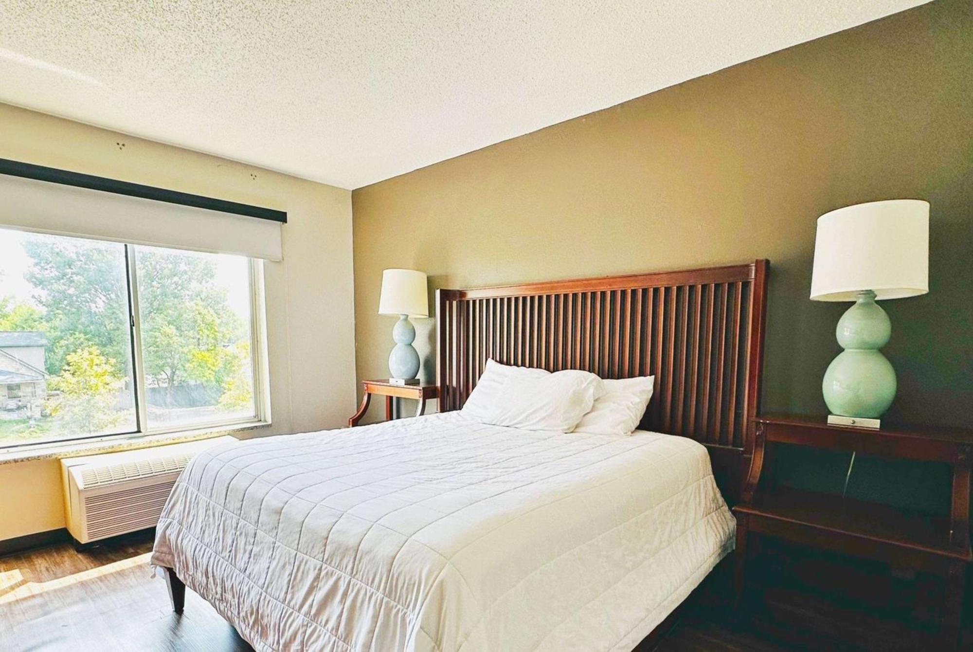 Baymont Inn And Suites By Wyndham Columbus / Near Osu Bagian luar foto