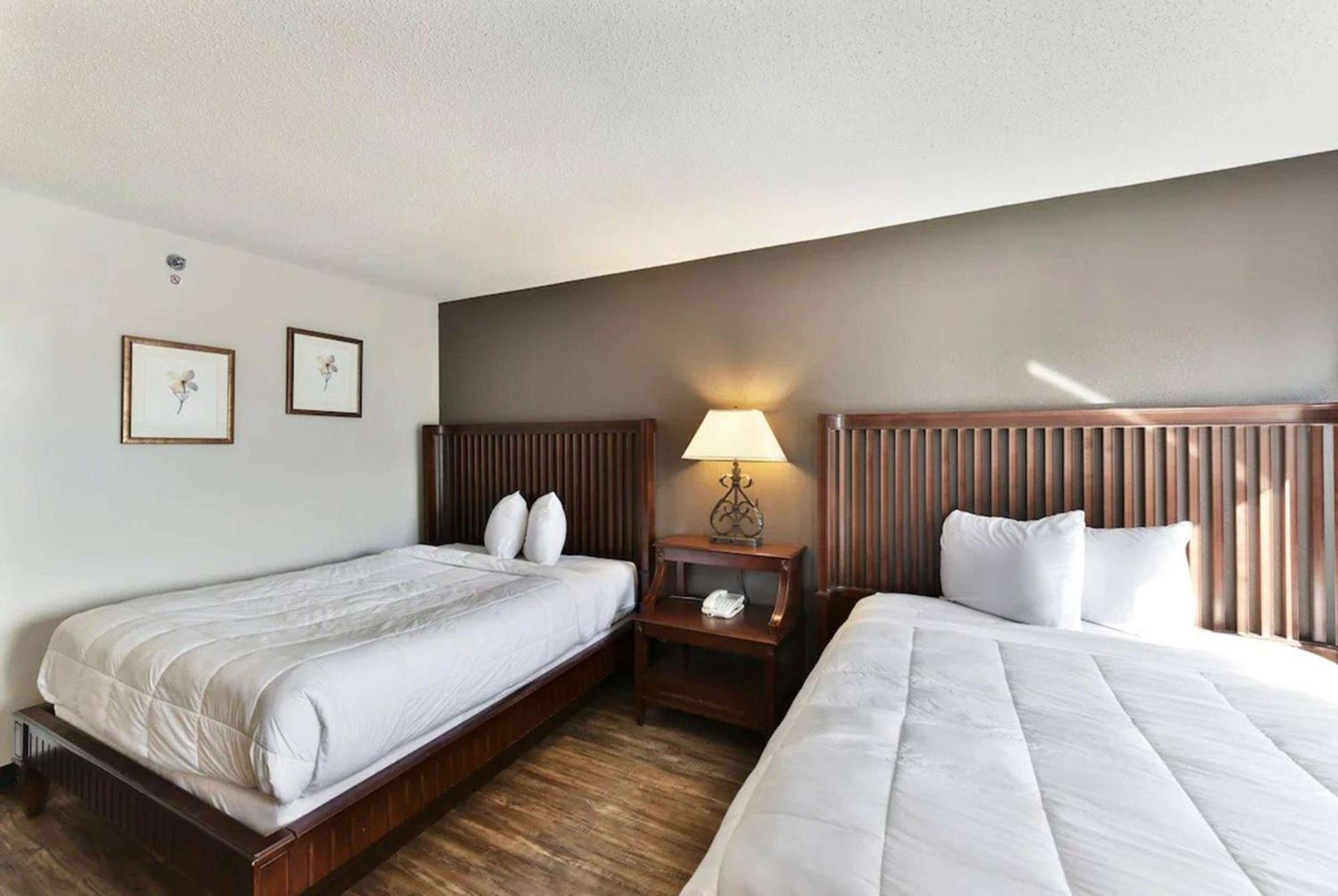 Baymont Inn And Suites By Wyndham Columbus / Near Osu Bagian luar foto